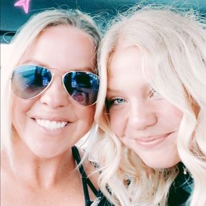 Meet your Posher, Addison